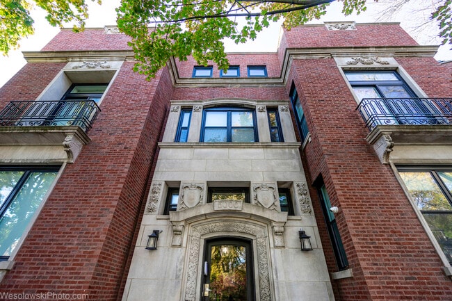 Building Photo - 5000 S Woodlawn Ave