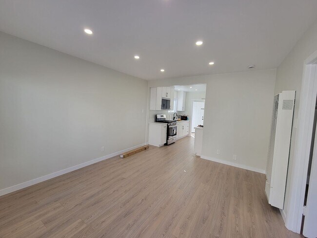 Building Photo - 249