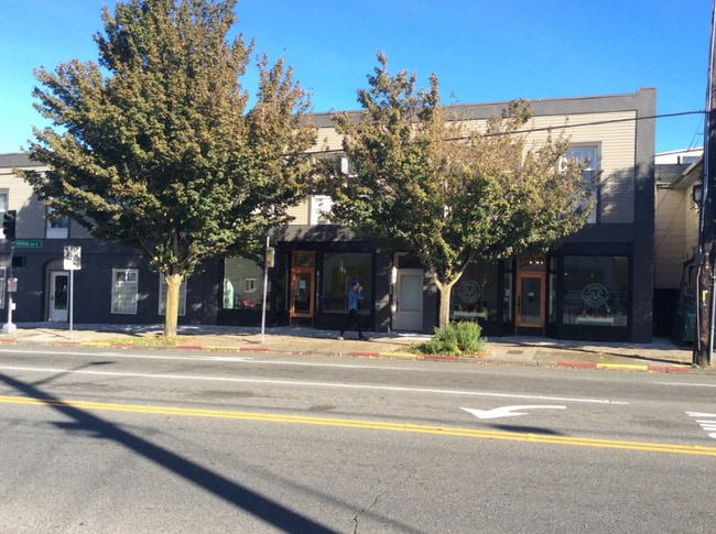 Building Photo - 6410 Phinney Ave N
