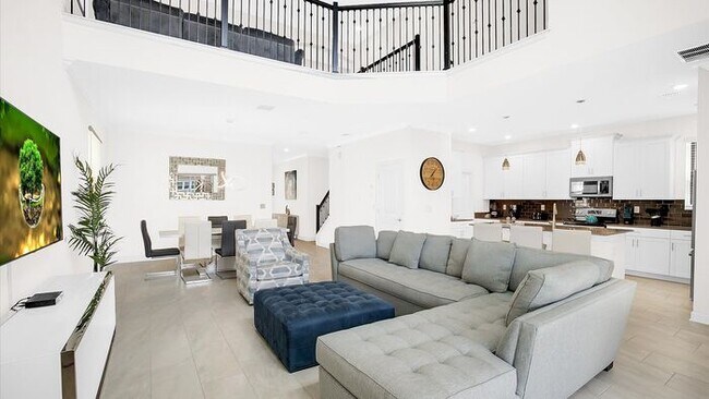 Building Photo - WSB670