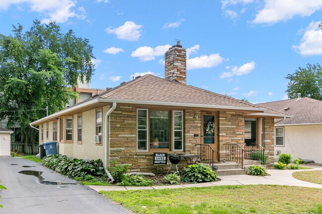 Foto del edificio - 3543 Holmes Ave S