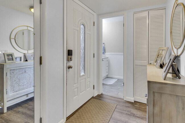 Foto del edificio - Valparaiso: 3 Bedroom Home in Waterfront C...