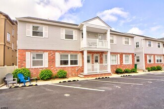 Building Photo - 9506 Ventnor Ave