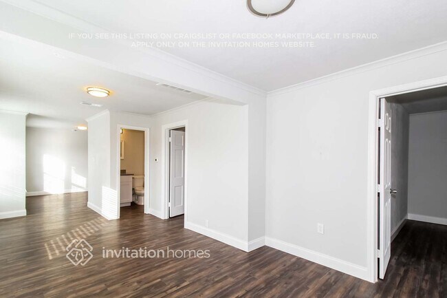 Building Photo - 403 E Standifer St