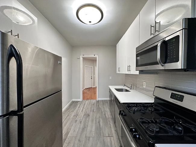 Building Photo - 98 Wayne St