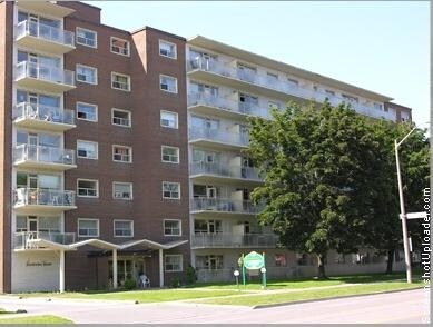 Primary Photo - Lawrenview Towers