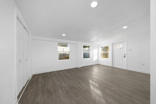 Foto del edificio - Renovated 4/2 Home on a Corner Lot in the SODO Area of Orlando