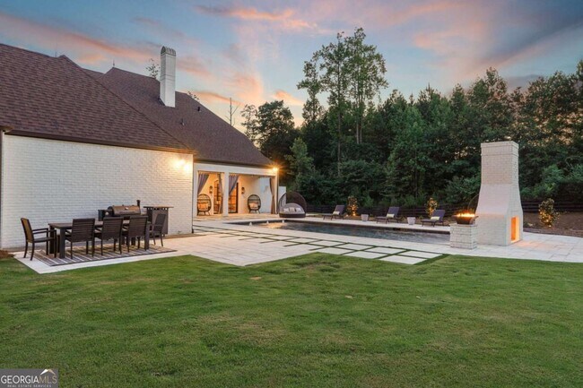 Foto del edificio - 2242 Shoal Creek Rd