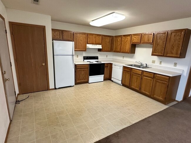 Building Photo - 432 Wyman St