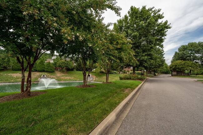 Foto del edificio - **LUXURIOUS GATED COMMUNITY IN FRANKLIN ZO...
