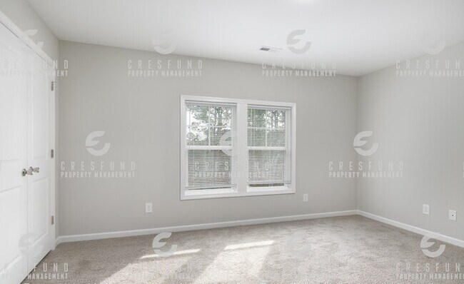 Foto del edificio - 503 Directive Dr, Hope Mills NC