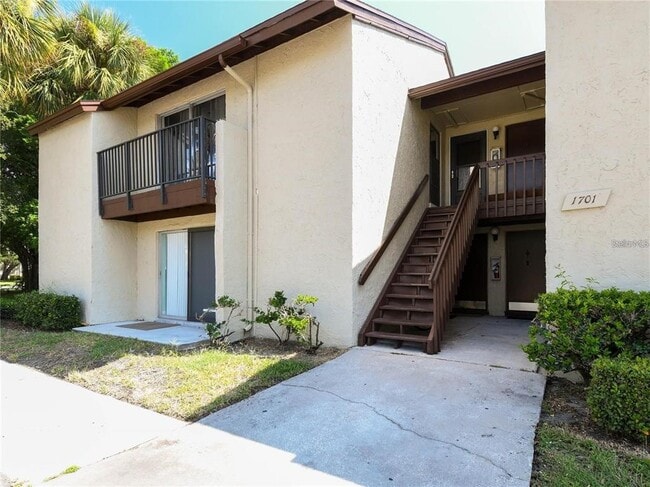Building Photo - 4215 E Bay Dr
