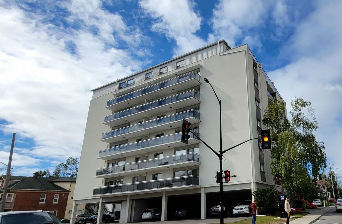 Primary Photo - Brock Towers