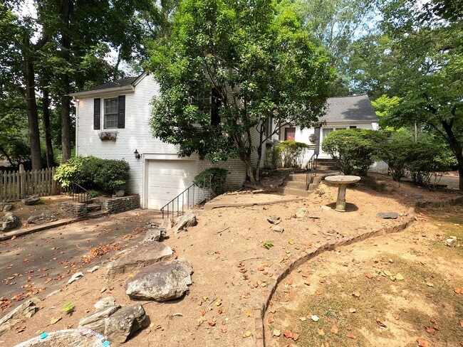 Building Photo - SOUTH KNOXVILLE 3 BEDROOM, 1 BATH HOME IN ...