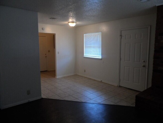 Foto del edificio - 120 NE 12th St