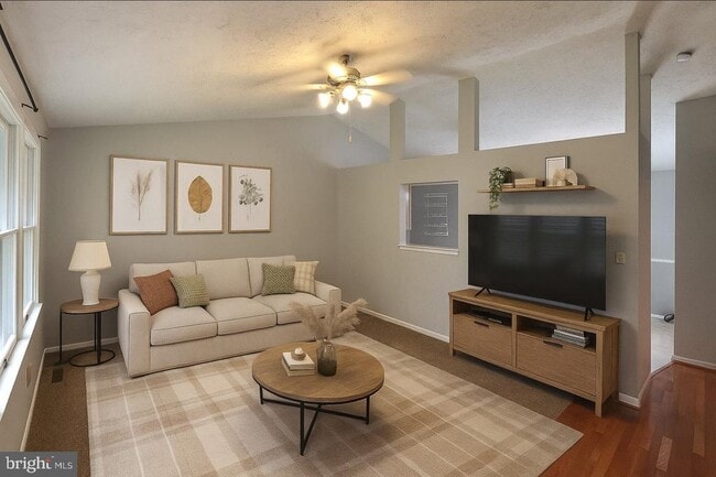 Building Photo - 2725 Vivians Way