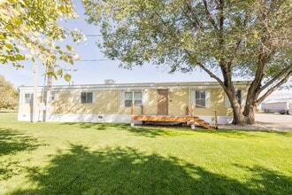 Building Photo - 206 N 4000 E