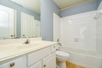 Building Photo - 12823 Dadebrook Ct Building Photo - 12823 Dadebrook Ct