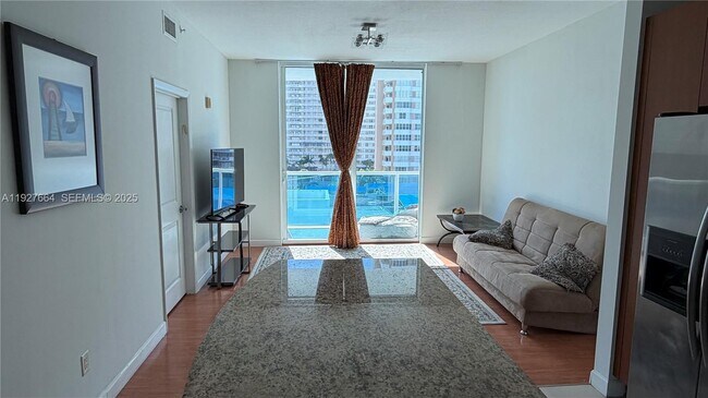 Foto del edificio - 1945 S Ocean Dr