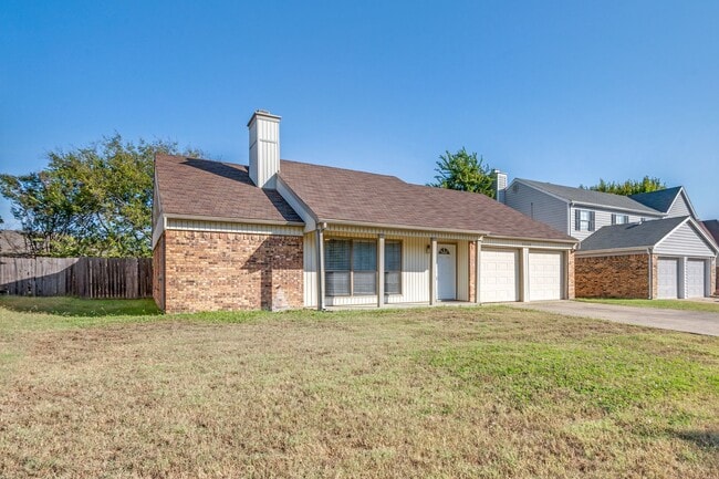 Building Photo - Charming 3-Bedroom Home Near School and Wa...