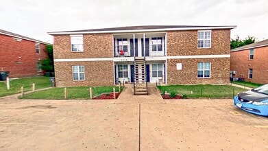 Building Photo - 2315 Terrace Dr