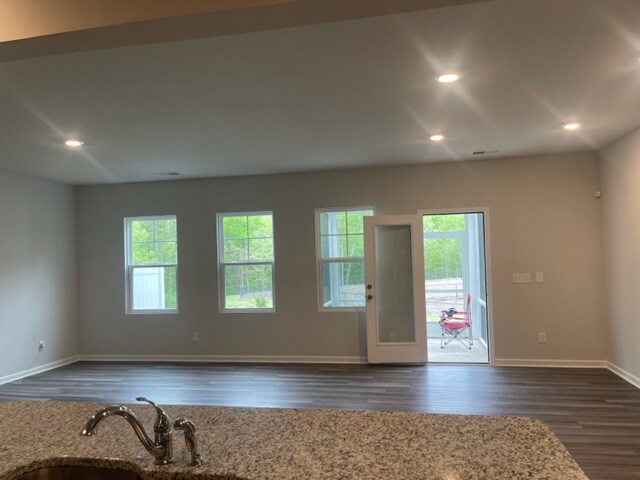 Building Photo - 3225 Montlawn Pl