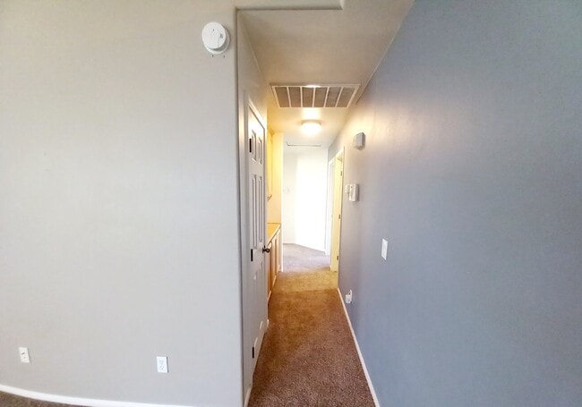 Foto del edificio - Spacious 3 bedroom, 2 bath with bonus room in Indian Cove