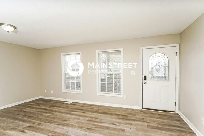 Building Photo - 3 Bedroom Pet-Friendly Home in Louisville, KY with Main Street Renewal