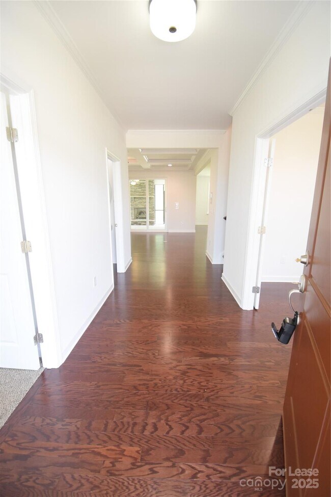 Foto del edificio - 2567 Cornelius Pl NW