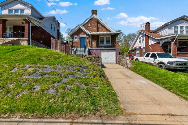 Building Photo - 717 Trenton Ave
