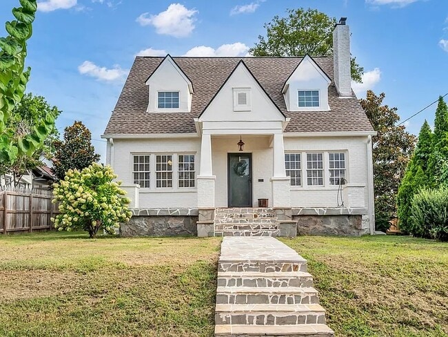 Photo - 1514 Sweetbriar Ave House