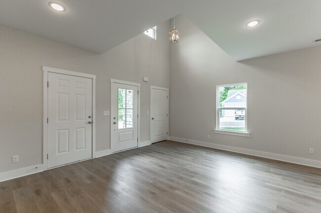 Foto del edificio - 4737 Heiskell Dr