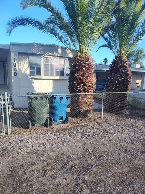 Building Photo - 1900 Colorado Blvd