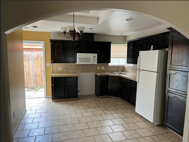 Building Photo - 1804 Agua Fina Ave