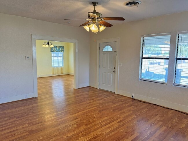 Building Photo - 1823-1811 11th St