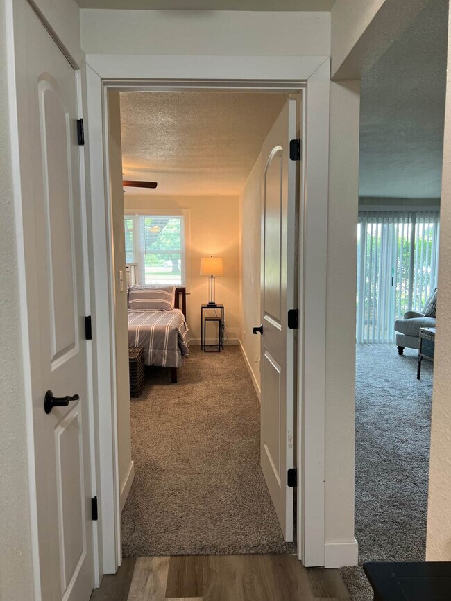 Foto del edificio - 1001 Cedar St