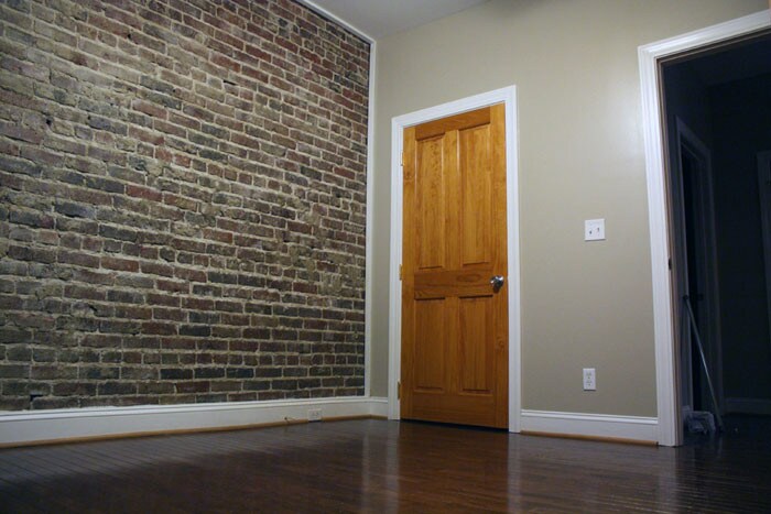 Primary Photo - 229 E Sullivan St