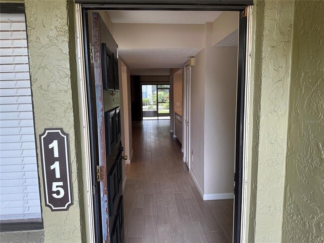 Building Photo - 12 Escondido Ct