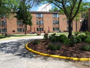 Building Photo - Vermilion House Apartments