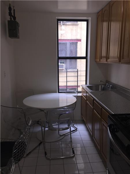 Primary Photo - 1086 Saint Nicholas Ave