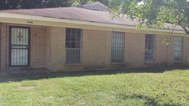Building Photo - 1996 Goldbrier Ln