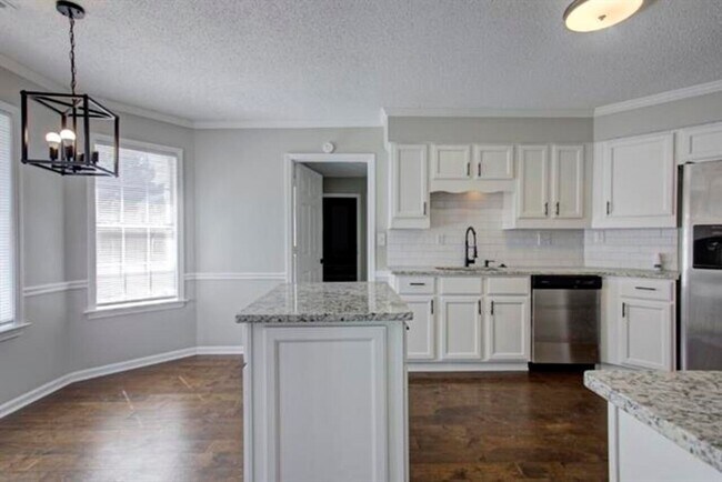 Foto del edificio - 6479 Stone Lake Dr