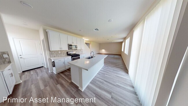 Building Photo - 4 br, 3 bath House - 9650 Scioscia St.