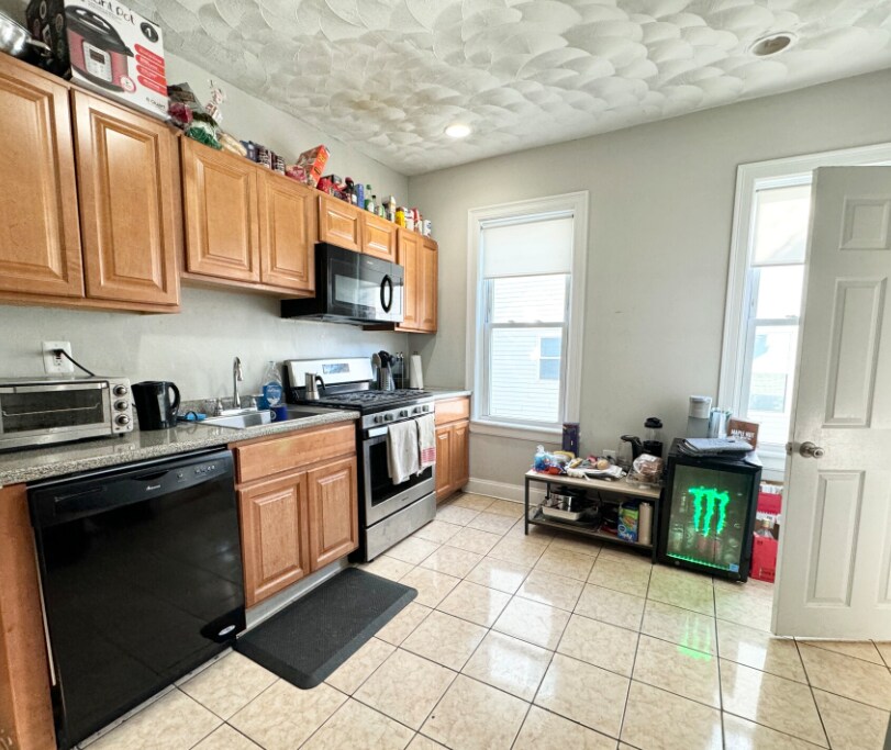 Foto principal - 157 E Cottage St