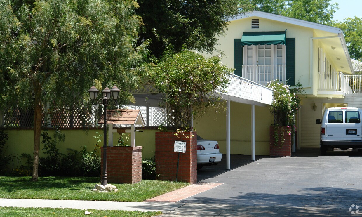 Foto del edificio - 140 N Wilson Ave