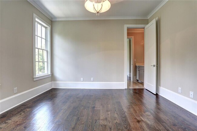 Foto del edificio - 12600 Marstrow Dr