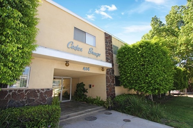 Building Photo - Cedar Breeze