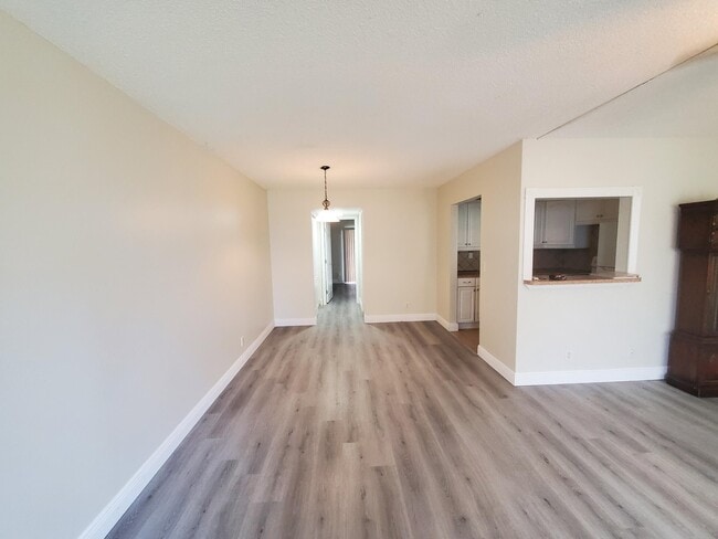Building Photo - 90 Andover D
