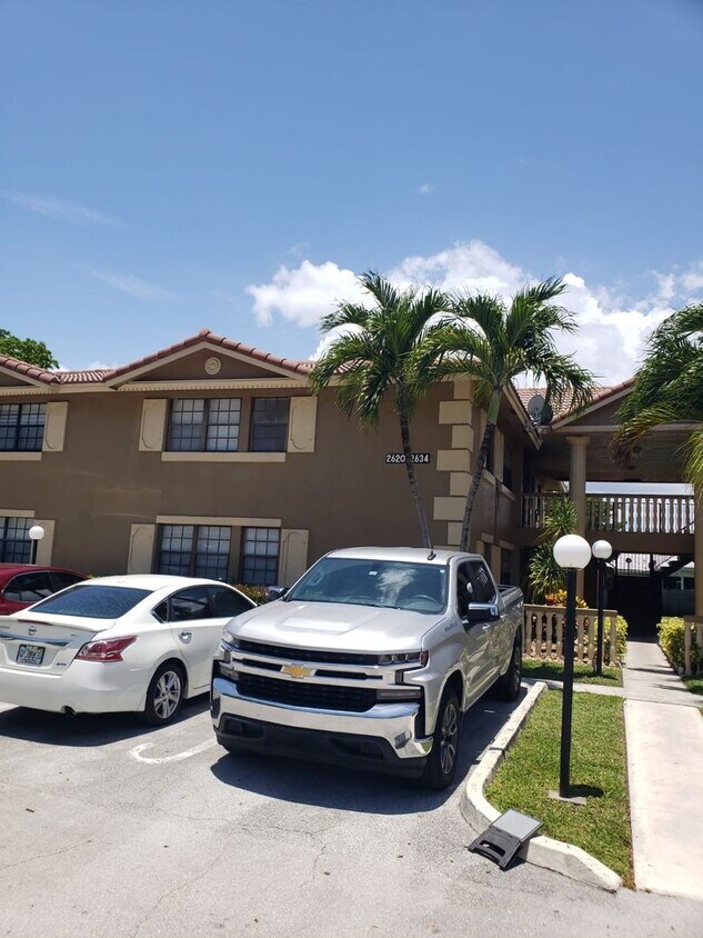 Foto principal - 2-bedroom apartment in Coral Springs