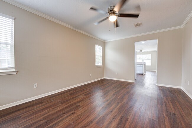 Foto del edificio - 1206 Grunwald Heights Blvd